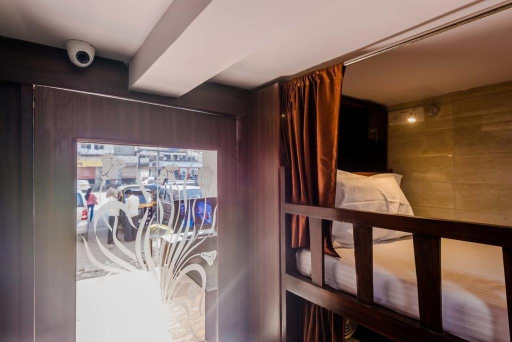 Awesome Dormitory Male Only - Mumbai — Photos 2